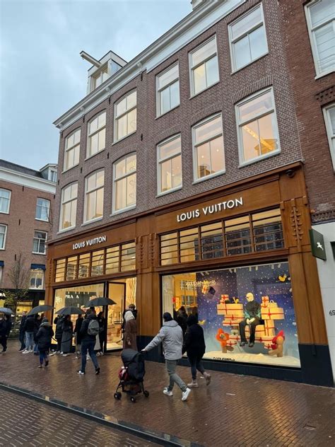 celine tas pc hooftstraat|CELINE unveils a new address in Amsterdam .